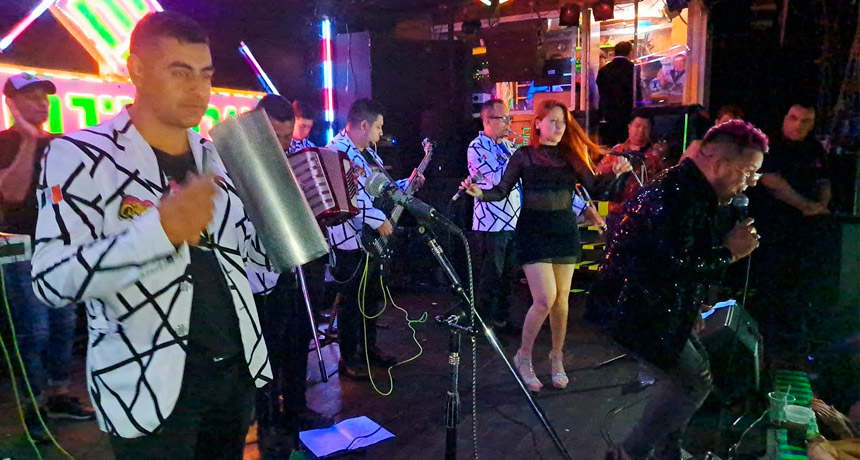 Angeles Azules Replica | Música Miramarense