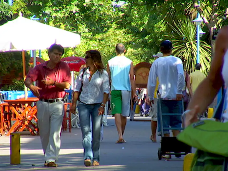 Comienza a funcionar la peatonal | Miramarense