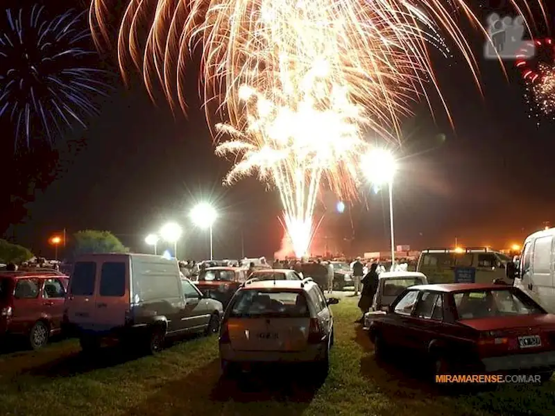 Fuegos Artificiales para recibir el año | Miramarense