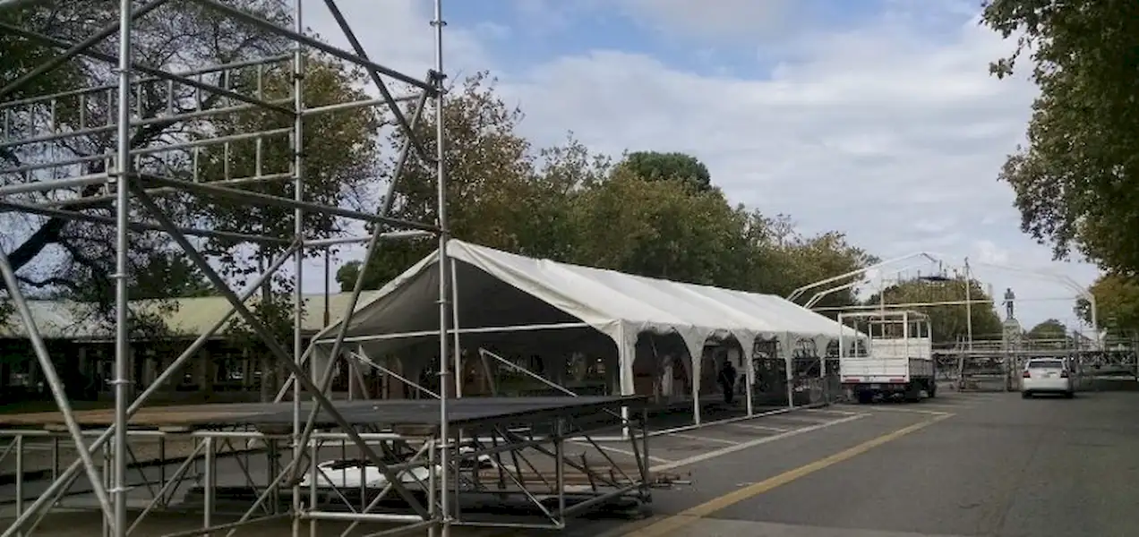 Turismo | Conejo de Pascuas Gigante en Miramar