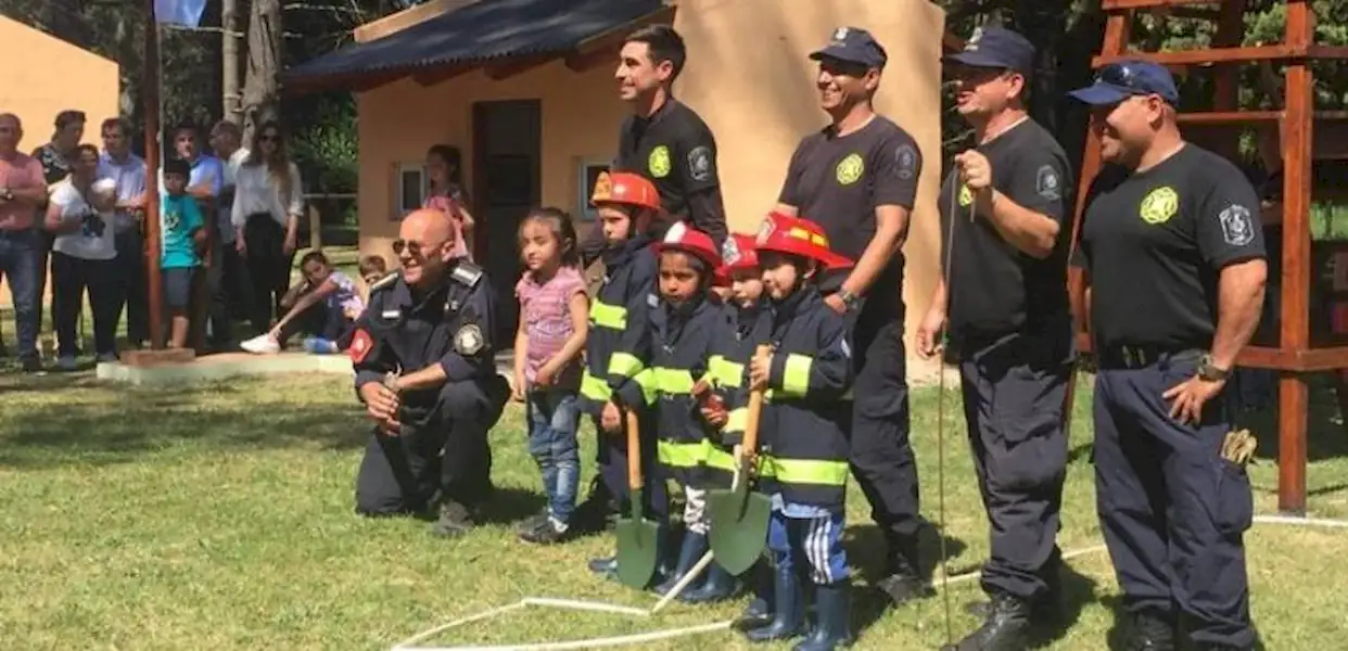 Local | Cuartel de Bomberos para chicos