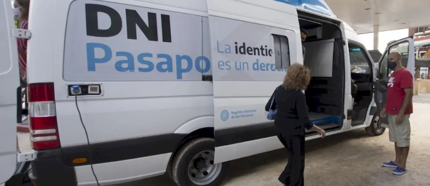 Local | Móvil de documentación en Miramar